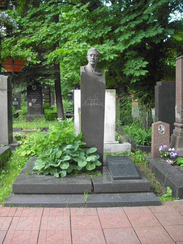 53847