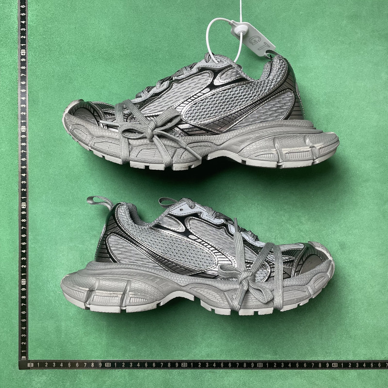 408、Balenciaga Defender
