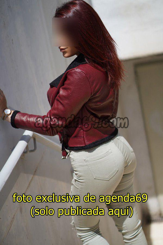luna-putita-rubia-tetas-naturales-002exc.jpg