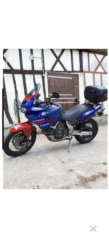 9BB58B90-6D8E-498D-9D7B-BAA3C0C7B63E