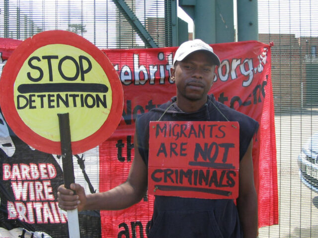 Neprotaujanti valdžia lipa ant imigracijos pasekmių grėblio