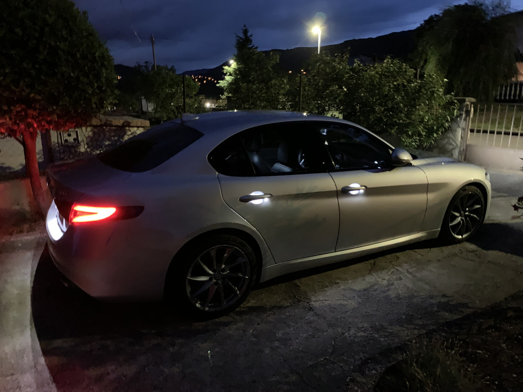 5A5C3E79-FAA4-40FF-A768-79A7285DD16E