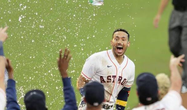 2020-10-16-12-28-46-MLB-Houston-Astros-gewinnen-in-Spiel-f-nf-gegen-Tampa-Bay-Rays