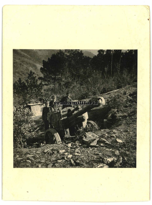 Orig. Foto schwere PaK Geschütz mit Tarn Camo in Stellung Italien Griechenland