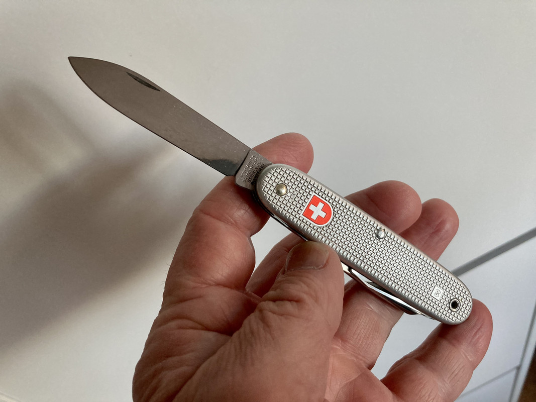 C1679F4D-2664-4E5B-99F6-B7C858E2E997