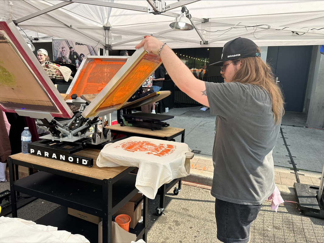 4EEEF672-6C30-4B6C-B174-78BC3C0CDDD3