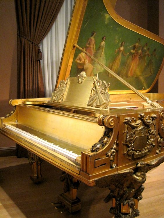 goldpiano.jpg