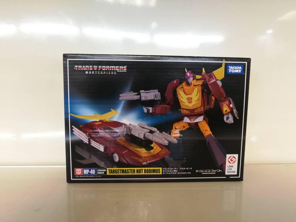 MP-40-Targetmaster-Hot-Rodimus-Packaging