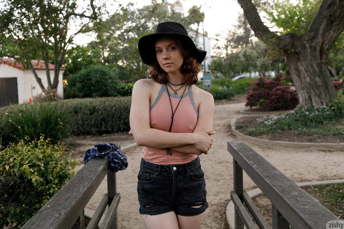 full_026_3961195645065058