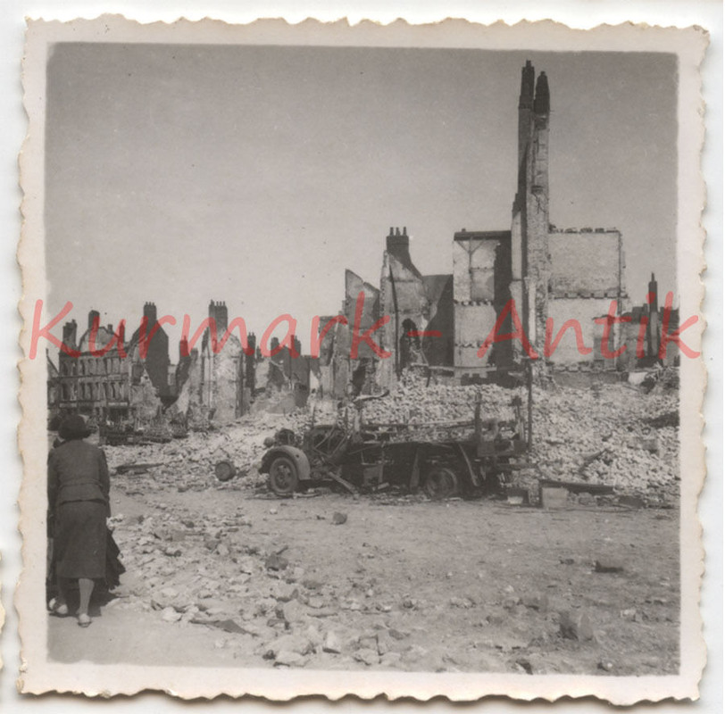 Foto Wehrmacht Frankreich Dünkirchen Ruinen comb