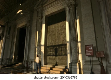 holy-door-st-peters-basilica-260nw-2040368795.webp