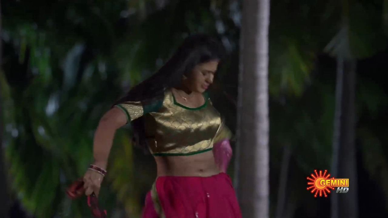 Tamil Seriala actrees navel scene-jyothi.mkv_snapshot_00.28.944