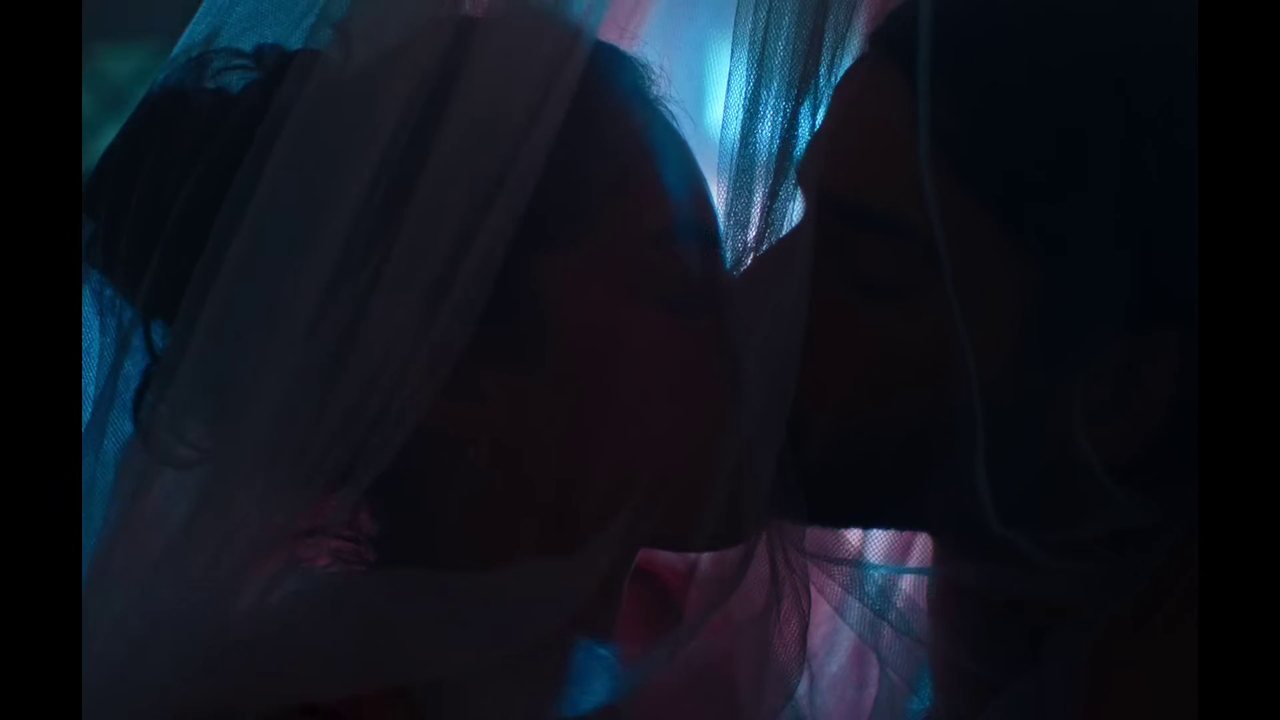 [Image: vlcsnap-2025-12-21-22h13m00s502.png]