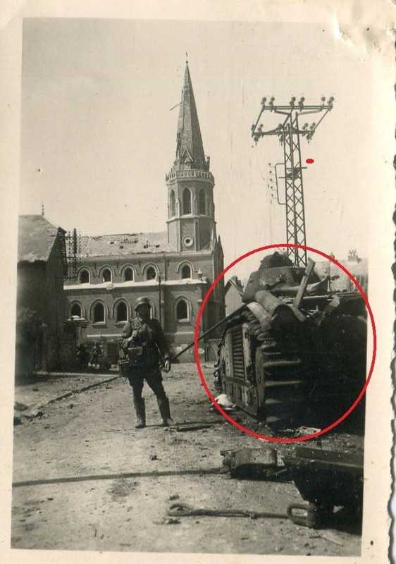 Foto 2WK Frankreich Panzer zerstört in St.Simon