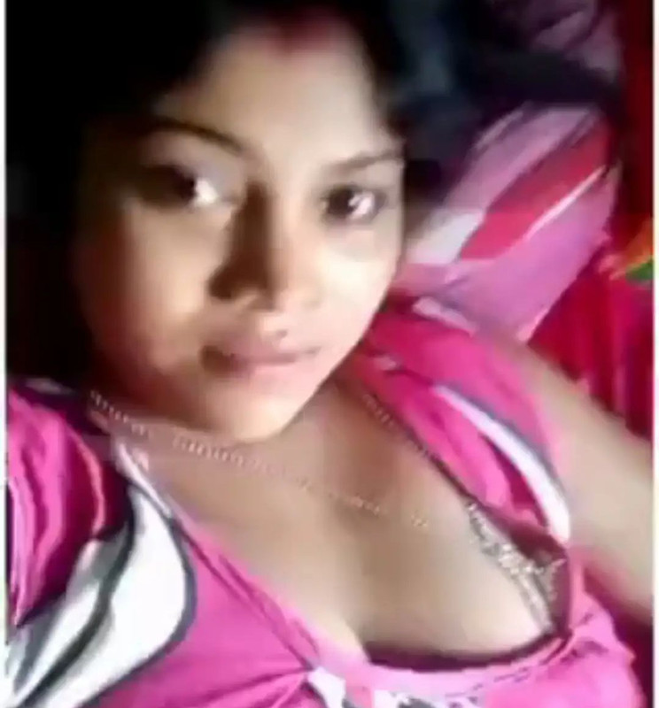 Beautiful desi bhabhi showing her big nipples