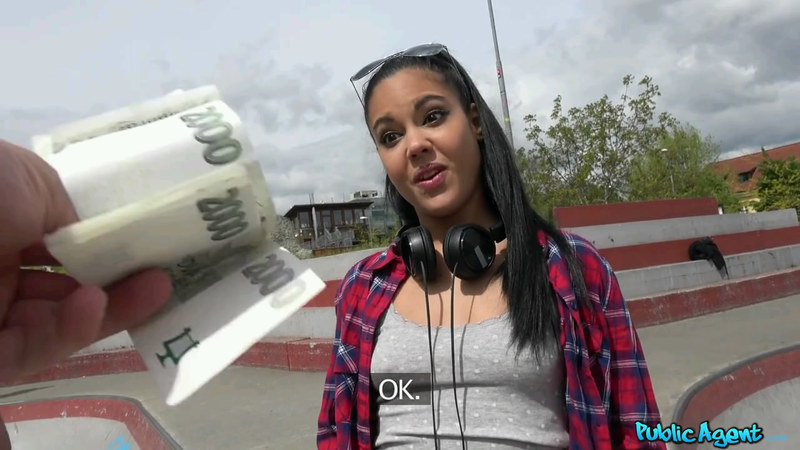 apolonia_lapiedra.720.mp4_snapshot_04.18_[2017.0