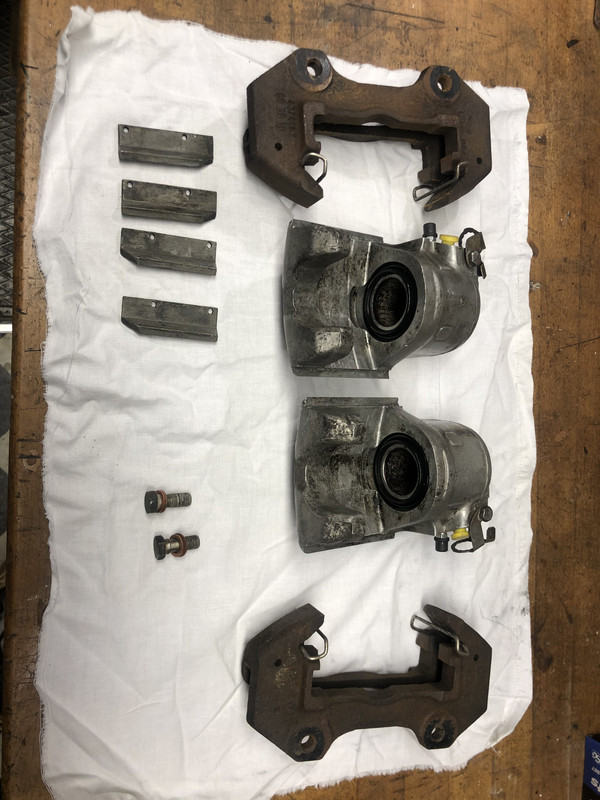 Bremszangen vorne x19 Original (1)