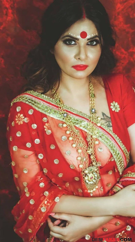 Aabha Paul Cleavage (3)