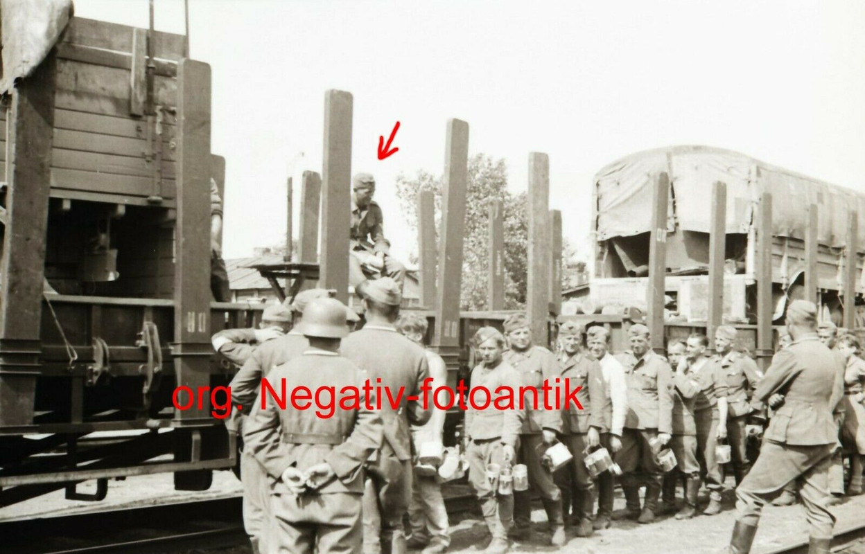 Foto 2 WK org. Negativ schwere Panzerjäger Abteilung Fahrzeugverladung von Zug