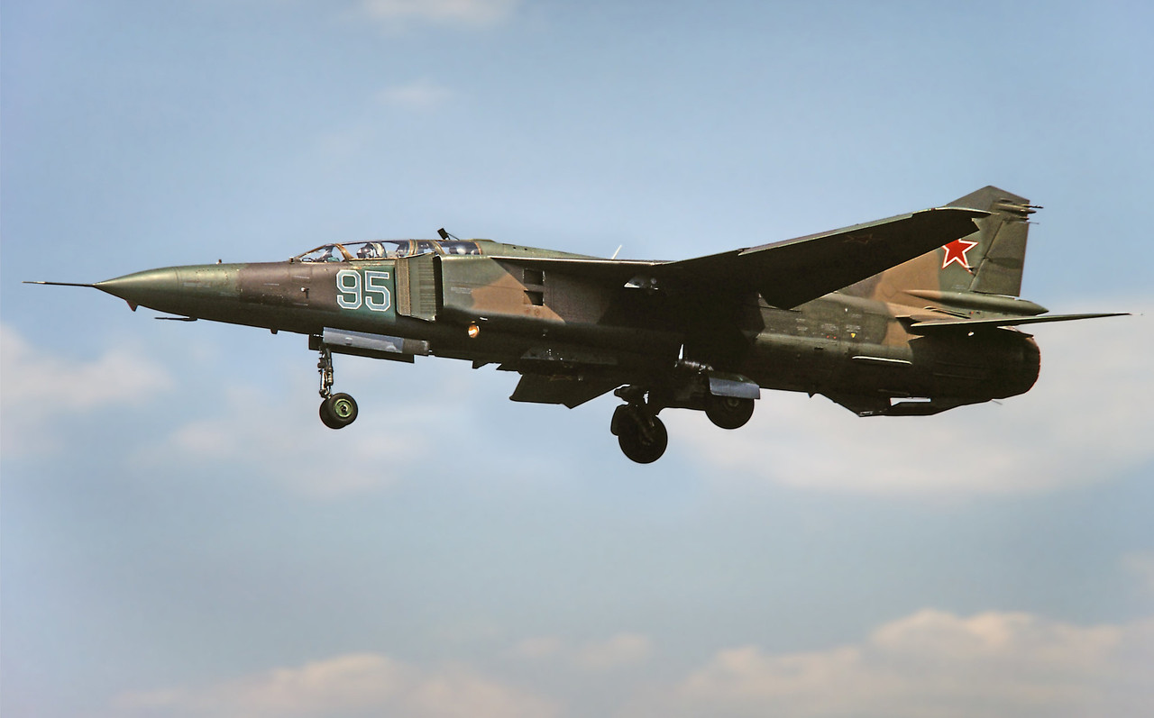 559 APIB Mig-23UB 95 Blue_9903317_Summer 1992