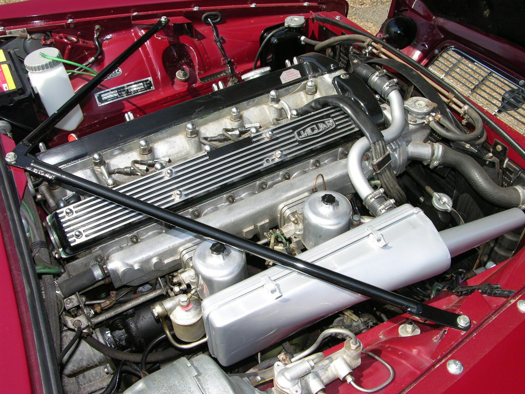 1970_Jaguar_XJ6_4.2_Series_1_-_Flickr_-_The_Car_Spy_(4)