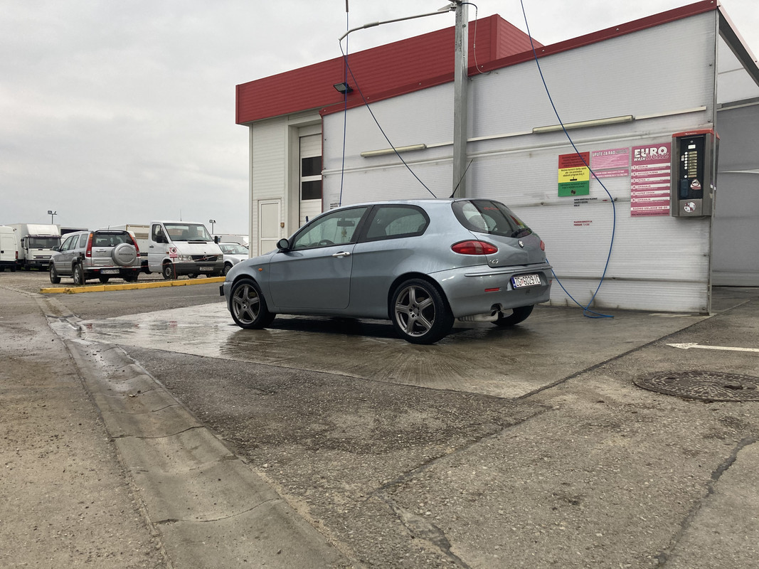 7E701061-18FB-40F8-B272-4137DE75BF7D