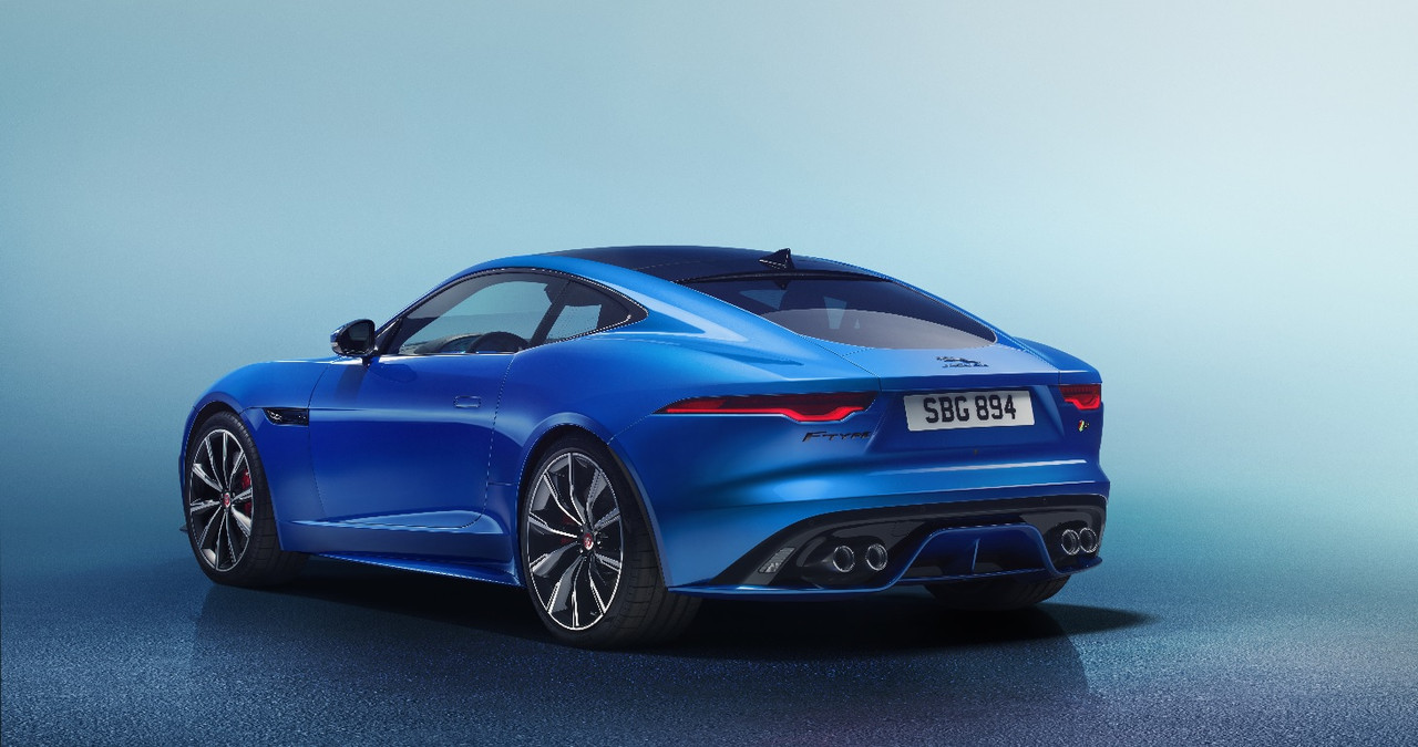 Jag_F-TYPE_R_21MY_Image_Studio_Exterior_Velocity_Blue_02.12.19_0