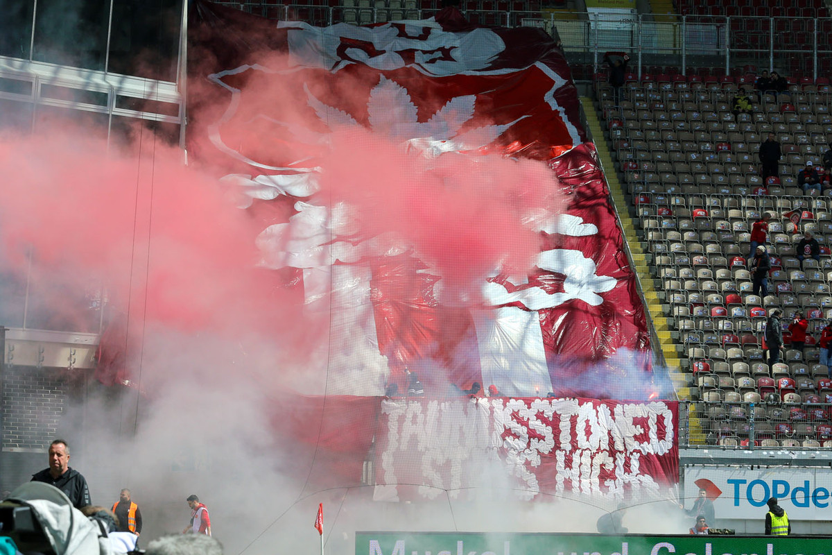 1-fc-kaiserslautern-sv-wehen-wiesbaden-2-bundesliga-2023-2024-14