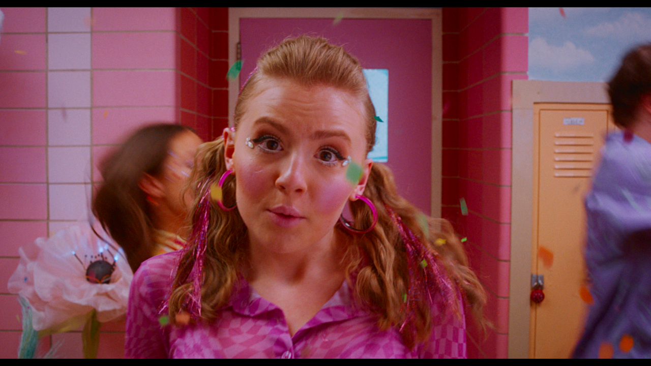 mpv-shot_Mean.Girls.2024.2160p.UHD.BDREMUX.HDR.DV.HEVC-Нечипорук_00_48_21_0009