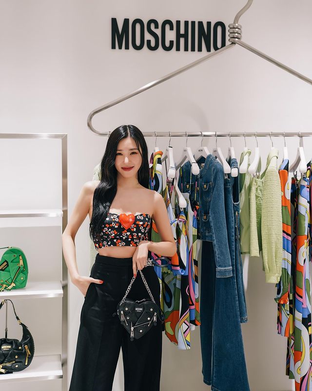 Tiffany Young nuova ambassador di Moschino Tiffany Young nuova ambassador di Moschino