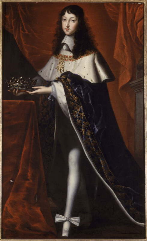 Philippe_de_France_wearing_coronation_clothes_for_his_brother,_E