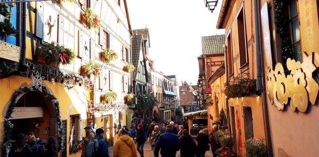 ALSACIA EN NAVIDAD Y MONTREUX CON PAPÁ NOEL - Blogs de Europa Central - 4 Dic: Riquewihr y vuelta a Basilea por la huelga (4)