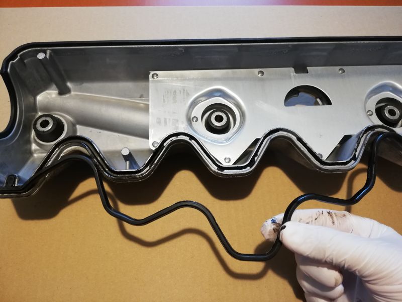 850TDI_valve_cover011