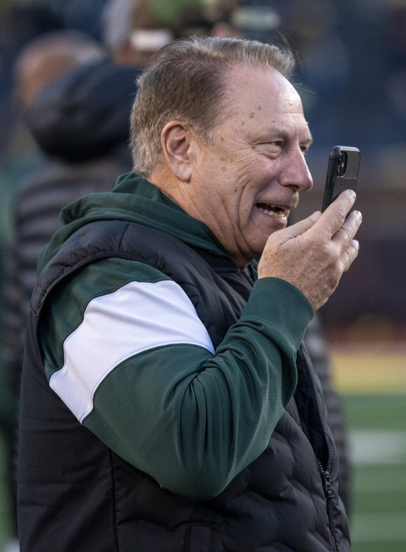 Tom_Izzo_2022_(cropped)