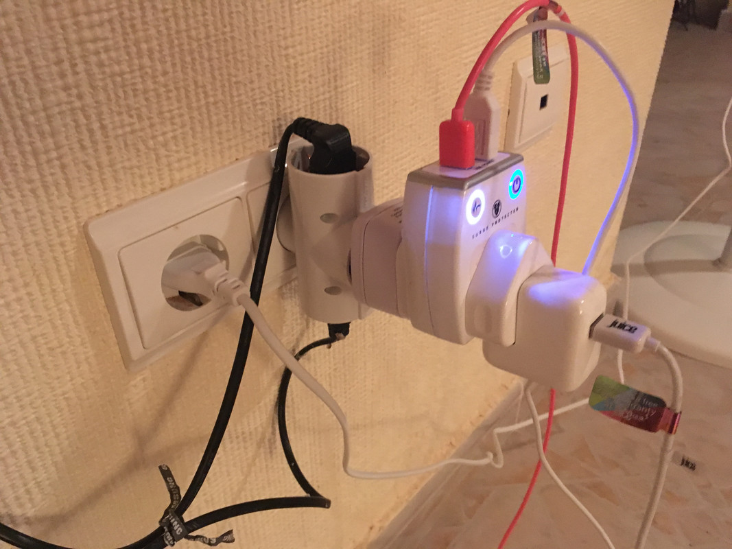 F8E954F5-09F9-4946-BAE7-CC2FDE417C6E