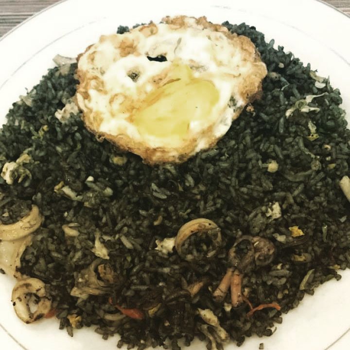 Depot 88 UP-Makassar, tempat makan nasi goreng cumi di Surabaya untuk makan malam.