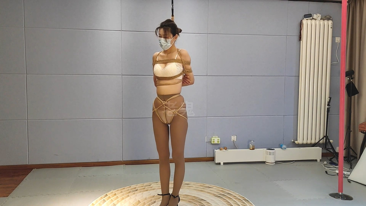 一绳所爱 定制优优内衣捆绑TJ 上.mp4_20240606_185258.907