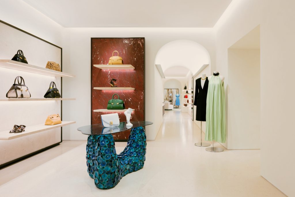 Ferragamo, la nuova boutique di Milano Montenapoleone Ferragamo, la nuova boutique di Milano Montenapoleone