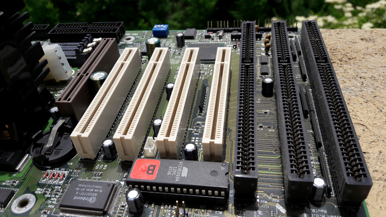 EPOX-EP-61LXA-M-P2-233-07