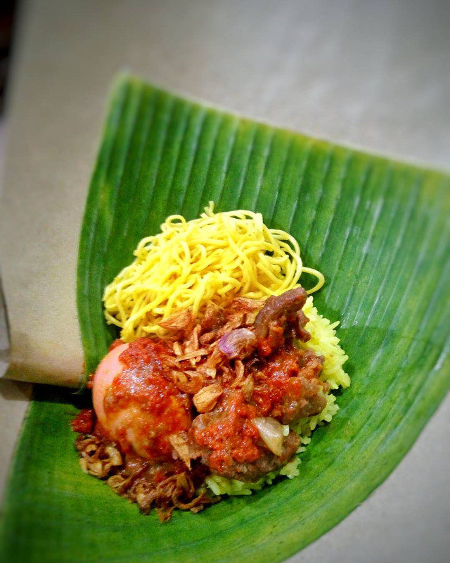 Nasi Kuning H Daud, tempat sarapan enak di Balikpapan.