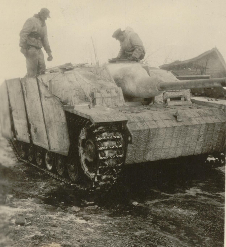 orig. Foto,deutsches Sturmgeschütz mit Schürzen,