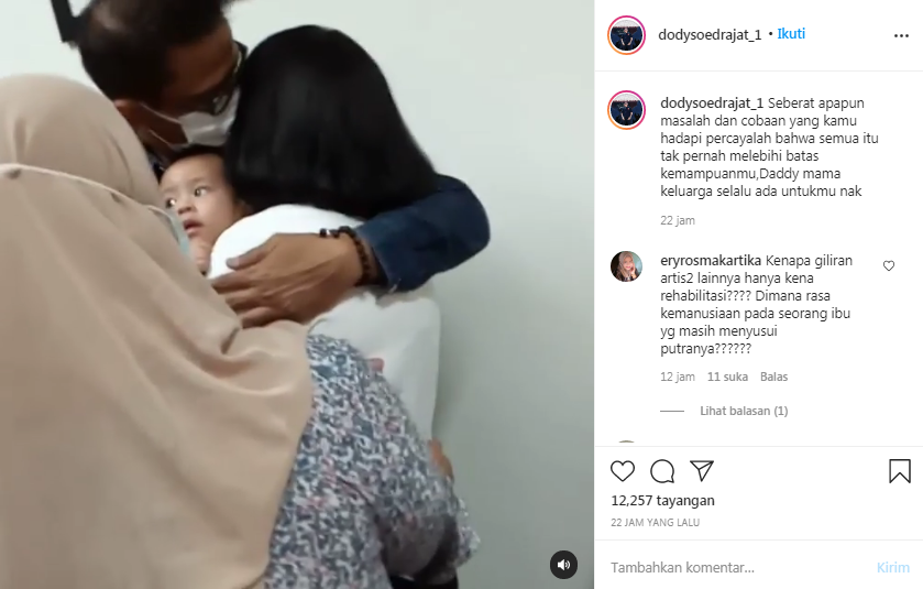 Dody Soedrajat peluk Vanessa ANgel dan Gala Sky