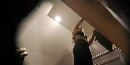[Image: Voyeur56685093407.jpg]