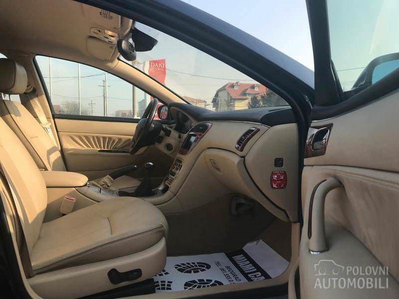 A3E1E5D8-EB2A-4EB7-8882-7C5EFD26BA4D