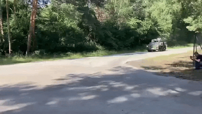 https://i.postimg.cc/Fz1M4vBR/video-2026-08-11-02-33-13-(1).gif