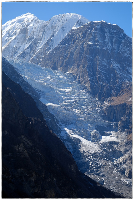 Trekking en Nepal: Annapurna Circuit y Mardi Himal - Blogs de Nepal - AC día 6: Bhraka (3500 m) a Manang (3570 m) (13)