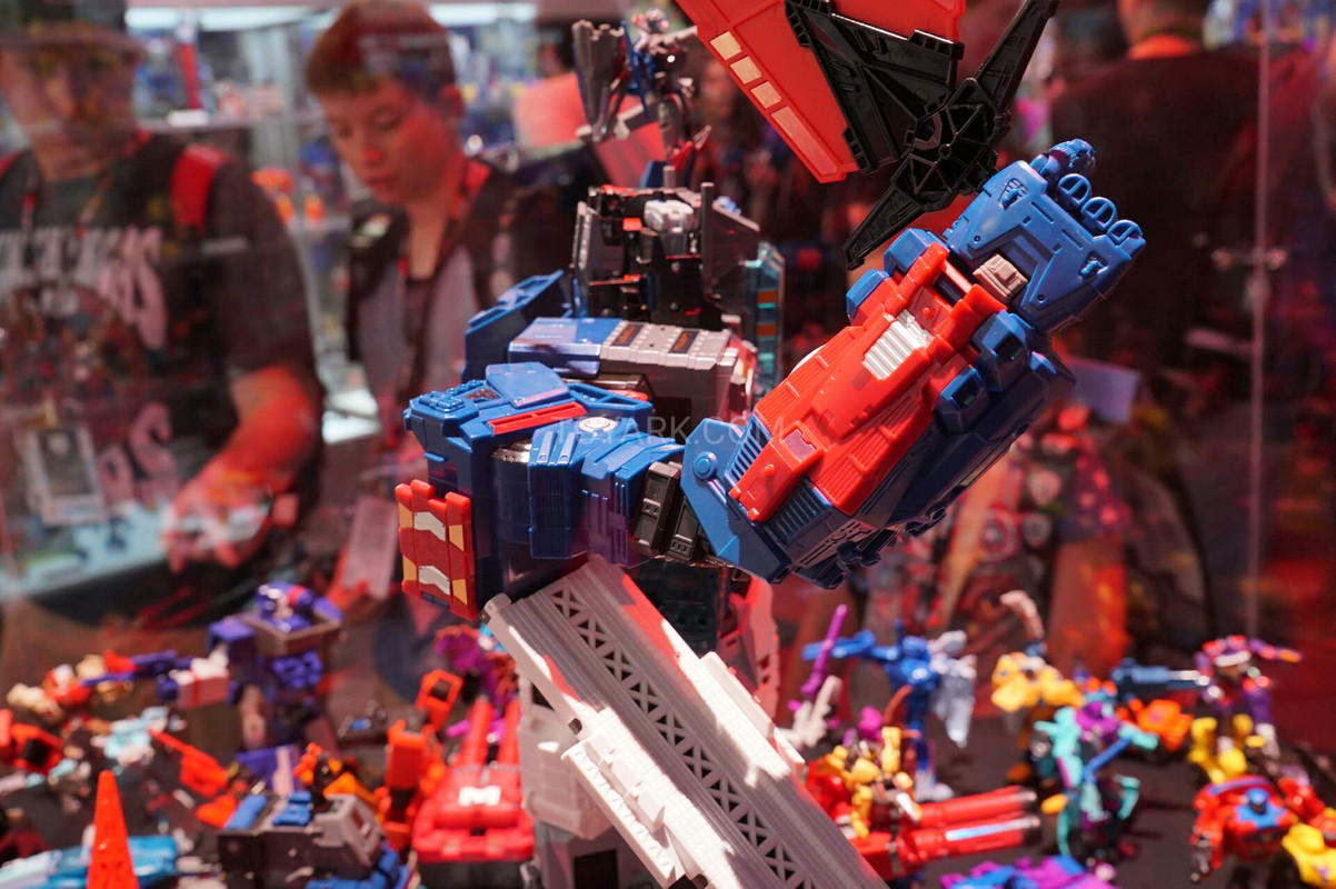 SDCC2016-Transformers-Titans-Return-035