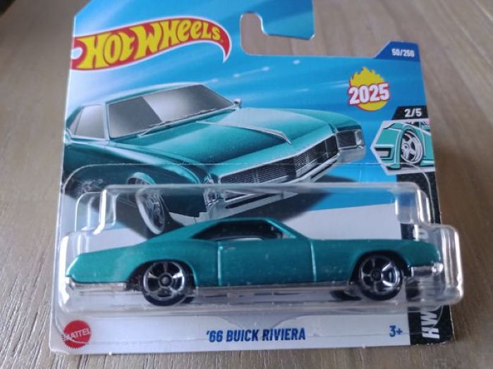 Auto blau vorne