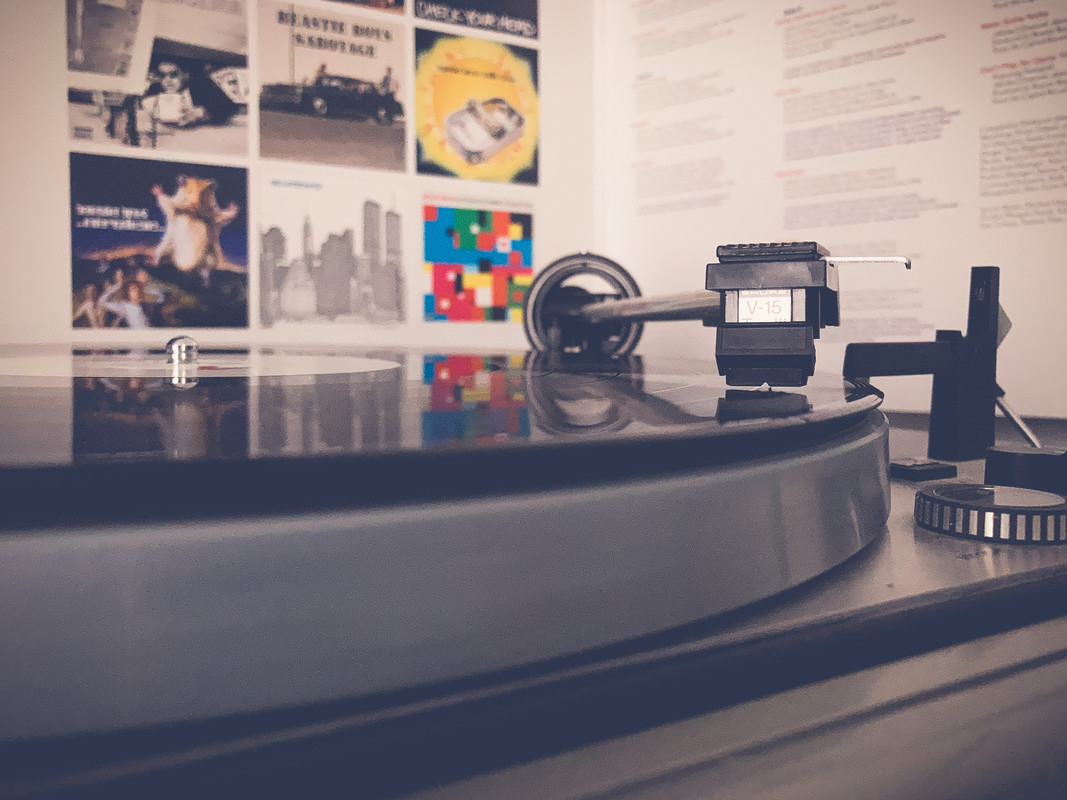 Dual 1229 - Shure V-15 III - Beastie Boys Music (2 von 3)