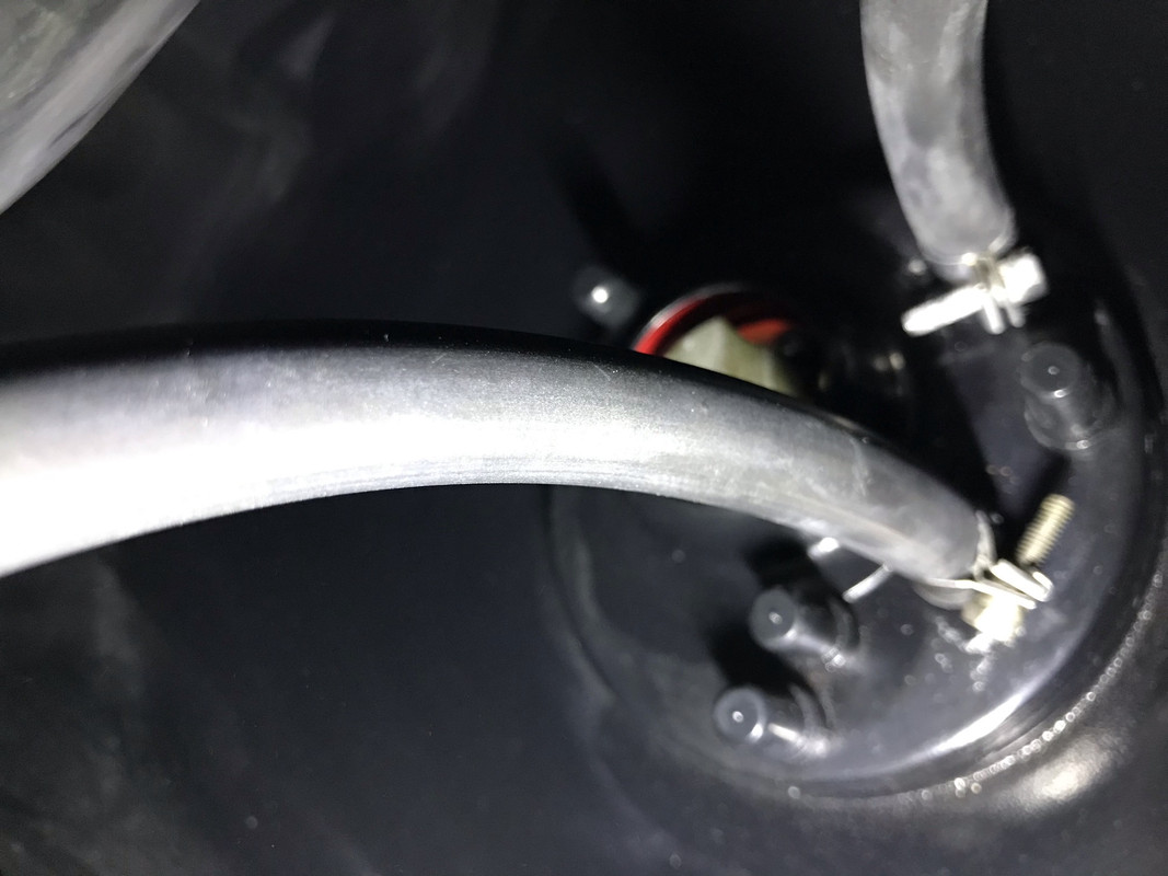 E8E99864-9353-44FE-98D5-77EE3508D172